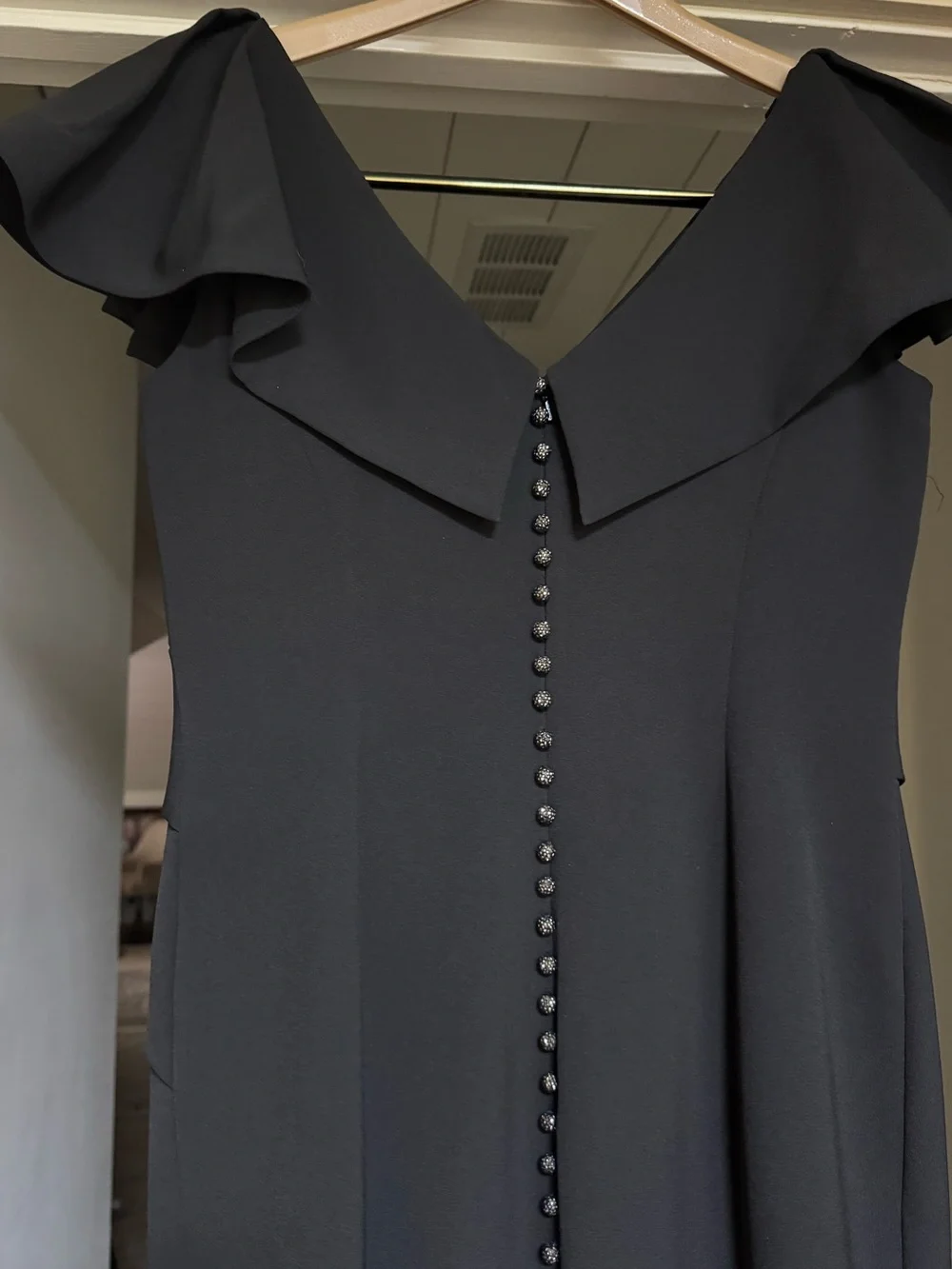 Elegant Black Maxi Dress with Decorative Front Buttons - Picture 1 of 4